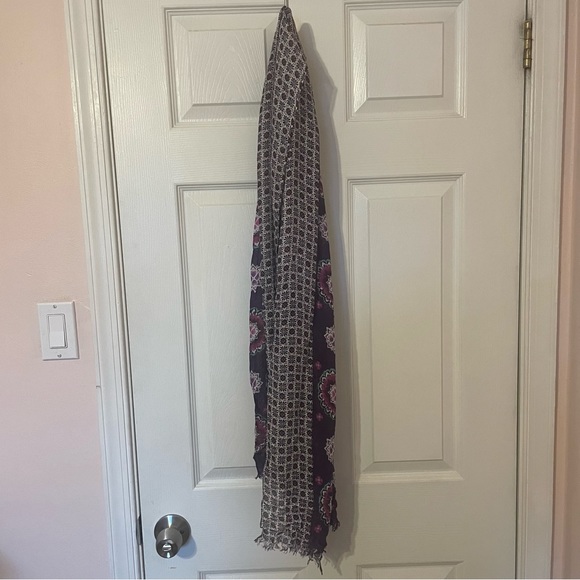 Vera Bradley Sheer Purple Pattern Scarf with Fringe Detail - Picture 2 of 6